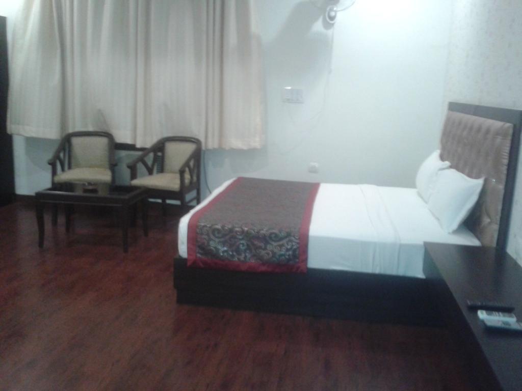 Hotel Krishna International Vrindāvan Exterior foto