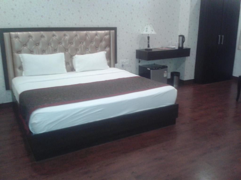 Hotel Krishna International Vrindāvan Exterior foto